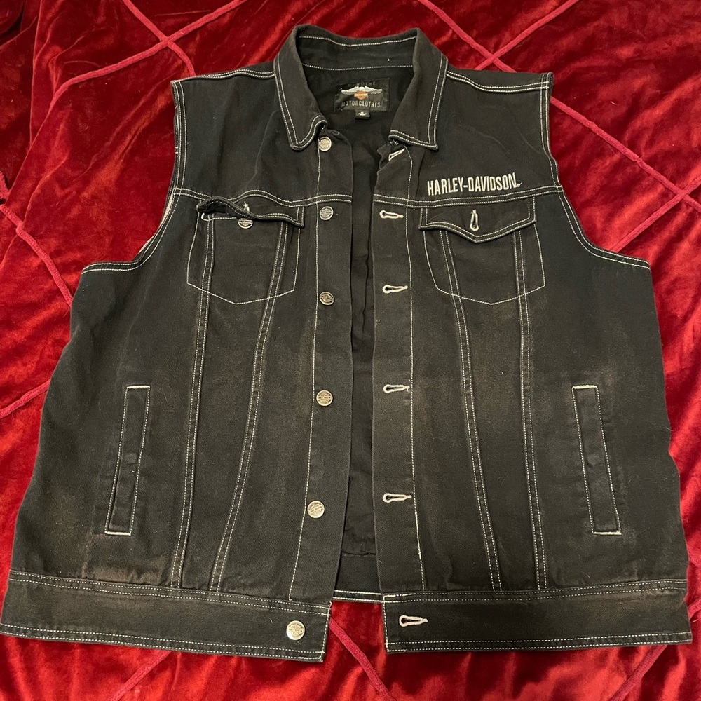 Harley Davidson Men’s Embossed Upright Eagle Denim Vest